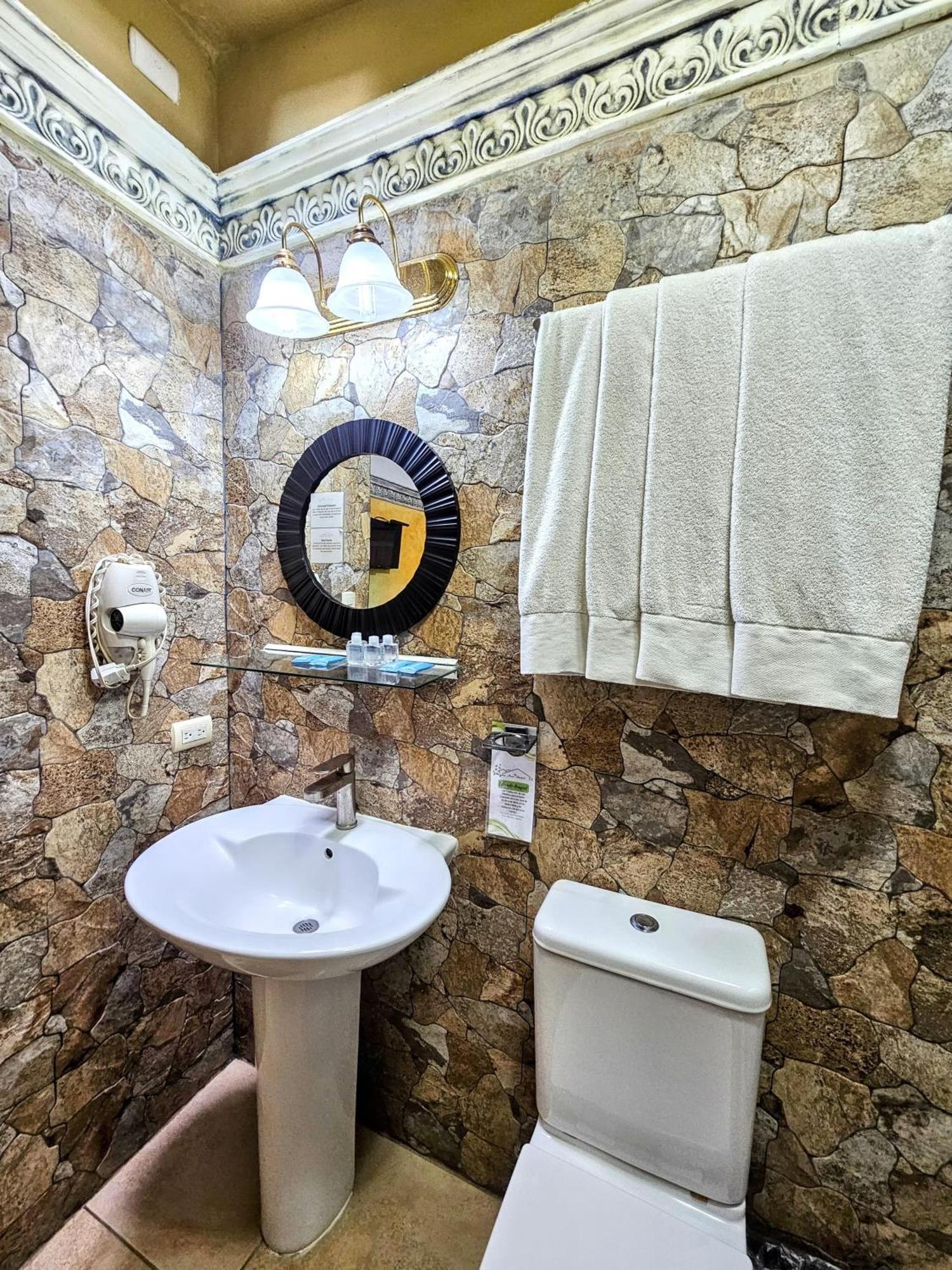 Antigua Inn Hotel Гватемала Экстерьер фото